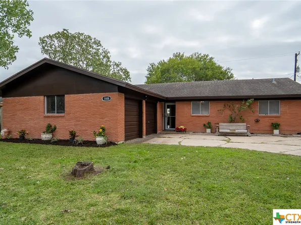 1808 Jackson St, Port Lavaca, TX 77979