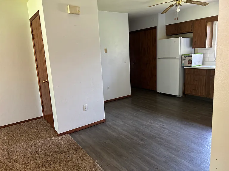 2274 W Glenview Dr #2 — Photo 2
