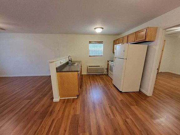 4th image of 95 Robin Hill Rd #A
