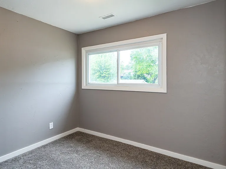2821 Blackhawk Rd — Photo 38