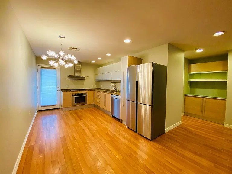 1850 E Maryland Ave #16 — Photo 9
