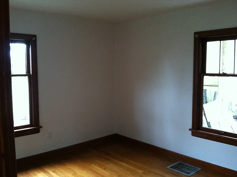 201 W Lawrence St #B — Photo 11
