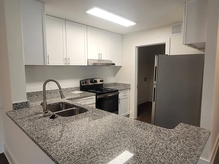 Wesley Place Apartments at Lawrenceville — Photo 271