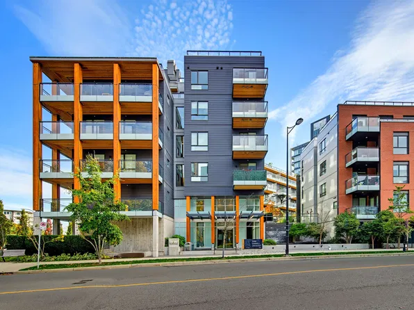 3588 Sawmill Cres #310, Vancouver, BC V5S 0E3