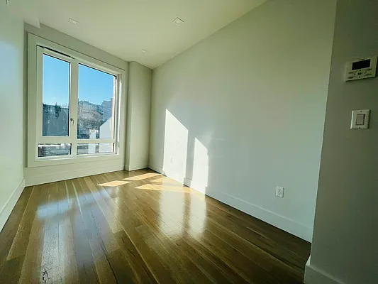 Rented by null | media 26