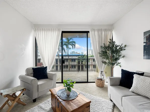 1561 Pensacola St APT 405, Honolulu, HI 96822