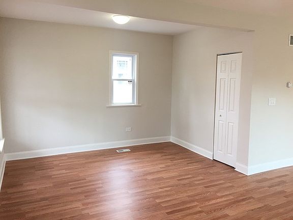 4th image of 409 S Lincoln Ave