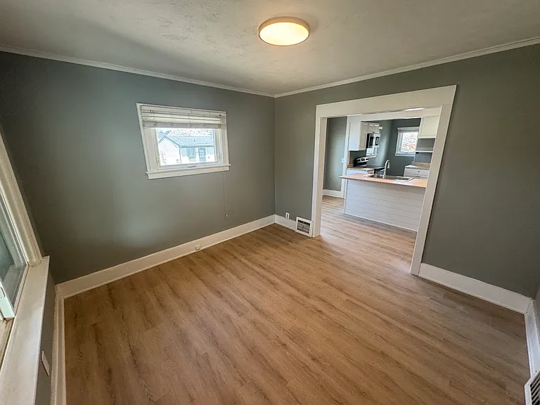 Entry towards kitchen