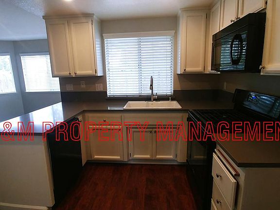 5704 Terrace Dr Kitchen
