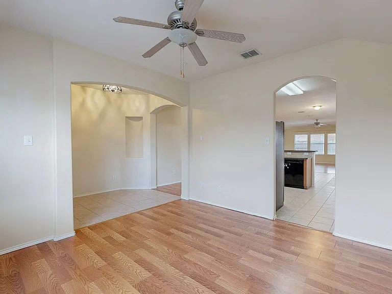 1065 Aviary — Photo 12