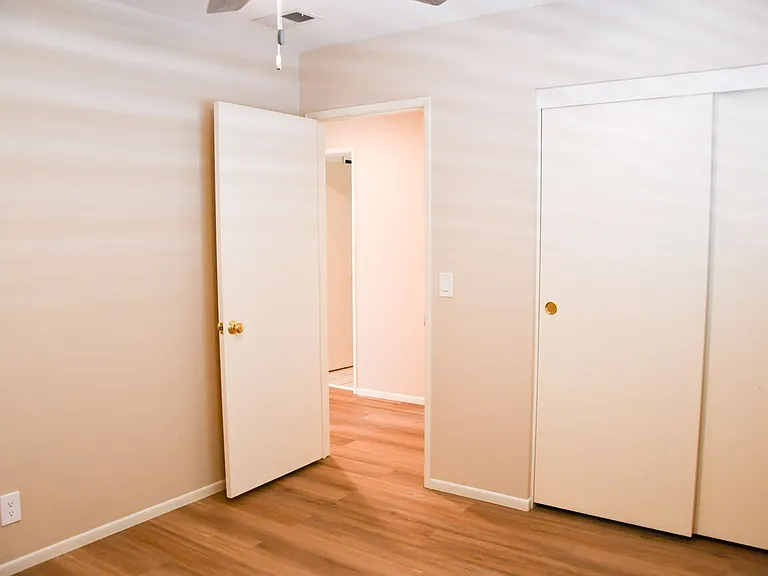 2337 Skyline Dr — Photo 38
