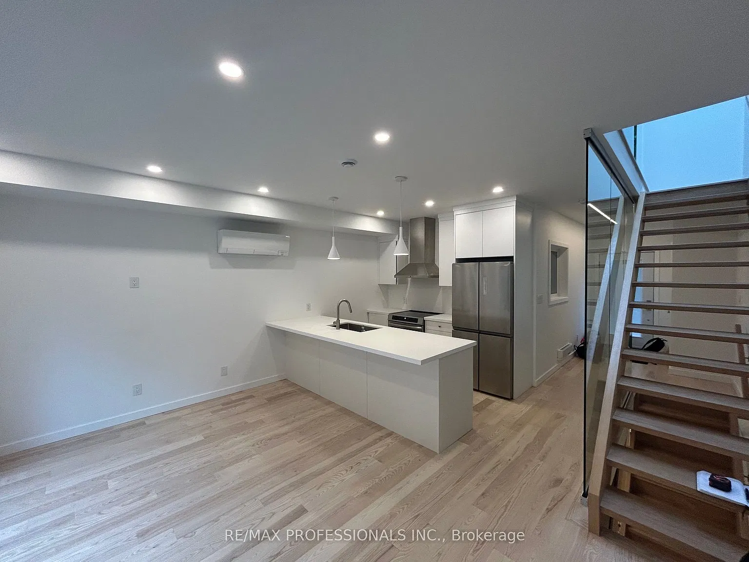 3 bed, $5,200 — Photo 3