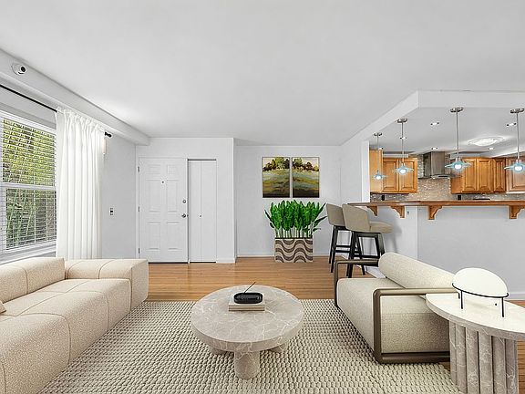 5th image of 115 W 117th St APT 3