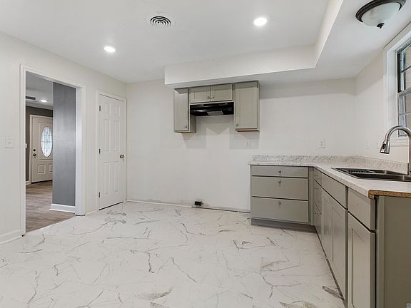 5th image of 5921 Linden St