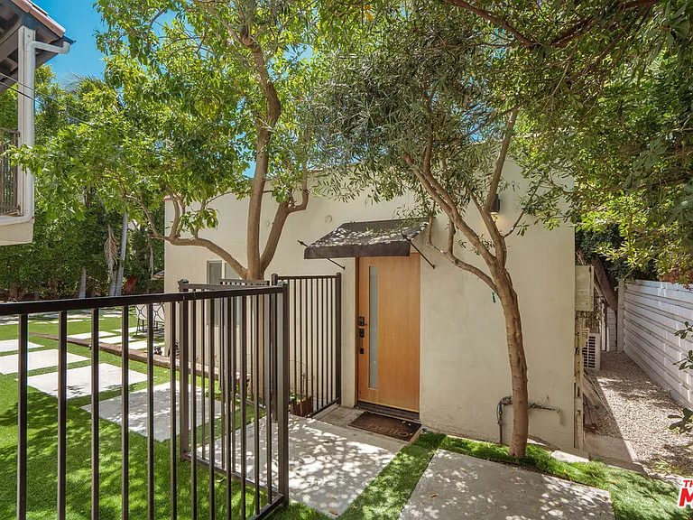 4734 Los Feliz Blvd — Photo 35