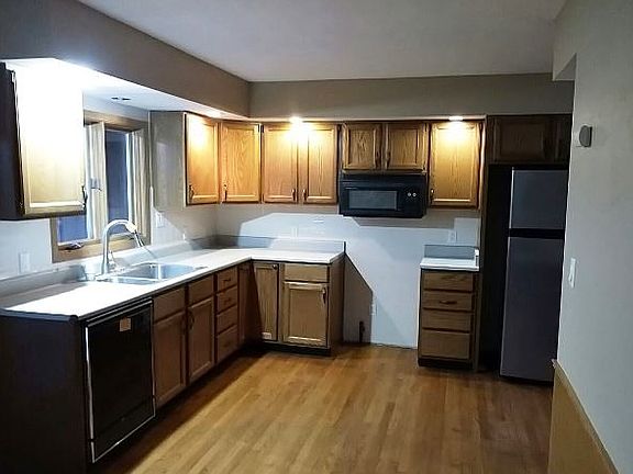 4th image of 328 Sheridan Dr