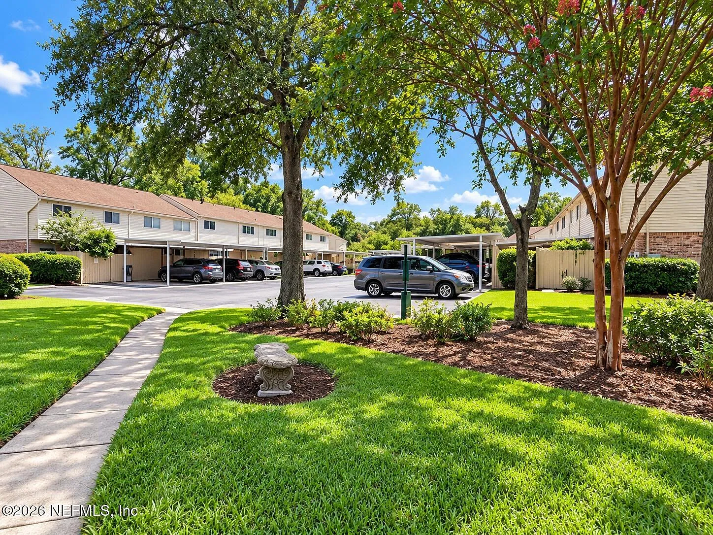 3 bed, 2.5 bath, 1820 sqft, $1,800 — Photo 3