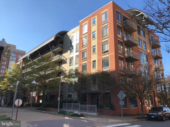 1200 N Hartford St APT 305, Arlington, VA 22201