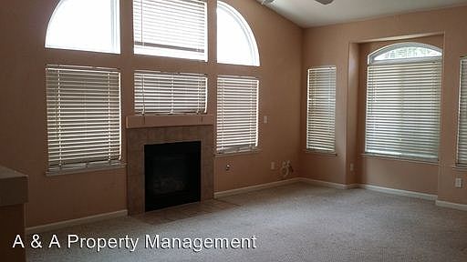 5th image of 2533 E Plymouth Way