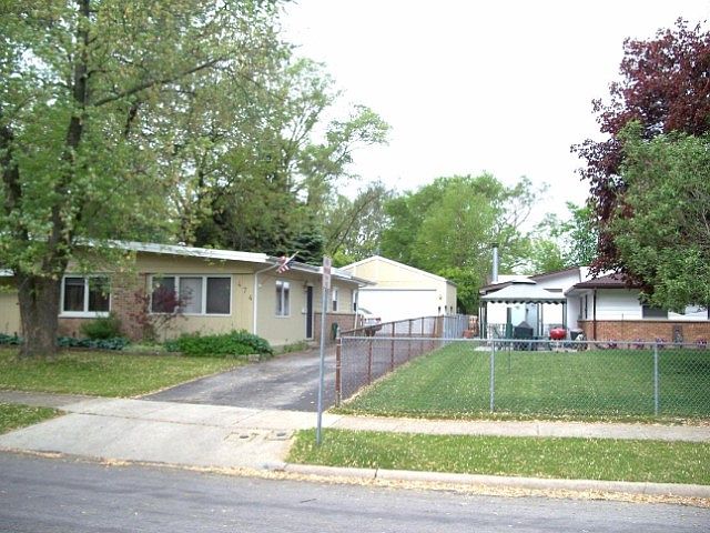 1st image of 474 Shabbona Dr