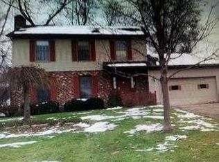 2060 Shetland Ln, Poland, OH