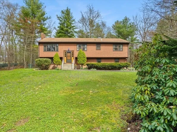 237 Oak St, Norton, MA 02766