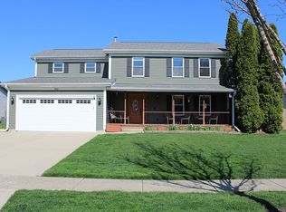 700 Tanglewood Dr, Algonquin, IL