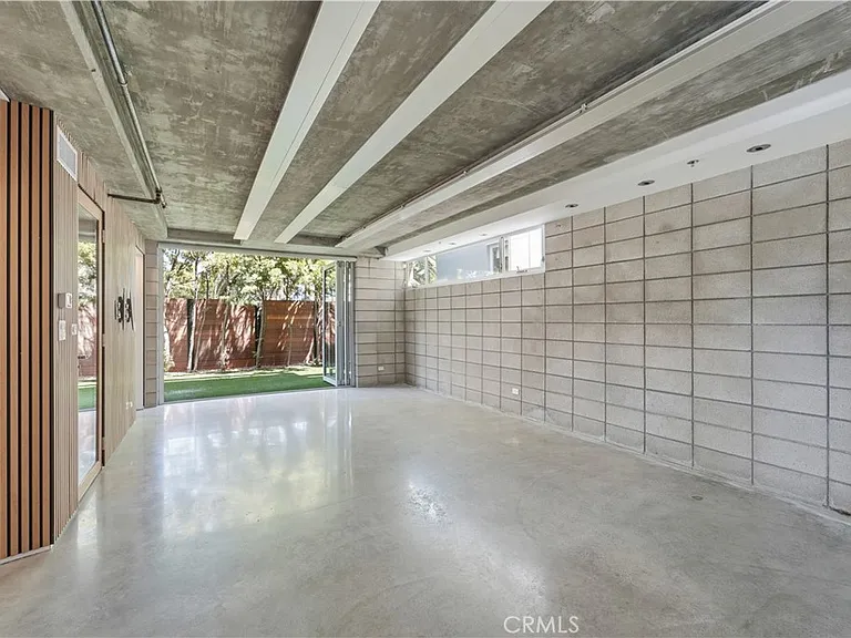 404 Grand Blvd — Photo 40