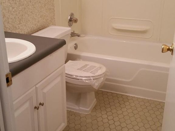 5th image of 2621 W 61st Pl