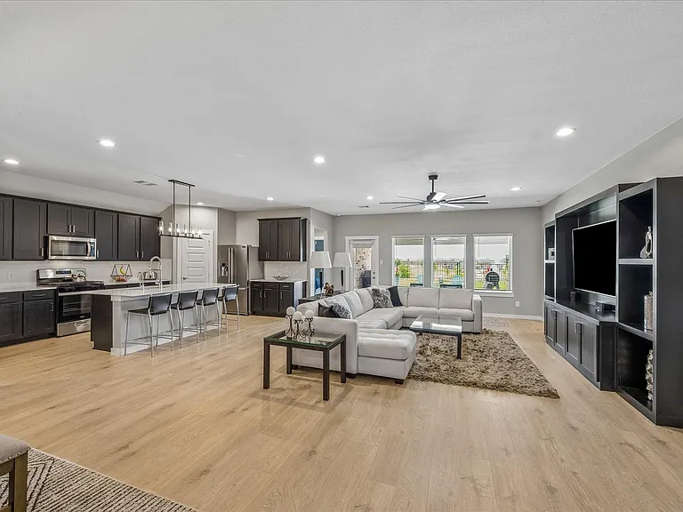 3335 Kendleshire Ln — Photo 13