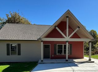 951 Cumberland Heights Rd, Clarksville, TN 37040