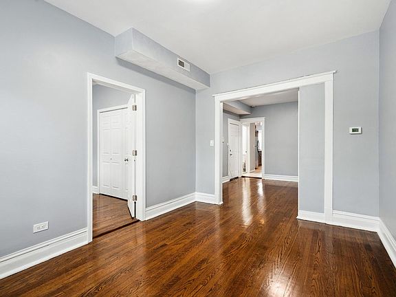 3rd image of 1341 N Ashland Ave APT 2F