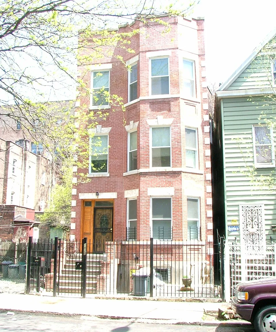 10 bed, 1.5 bath, 1300 sqft, $875 — Photo 1