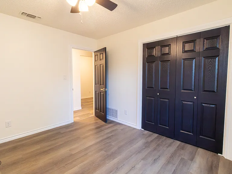 1214 Sycamore Dr — Photo 21