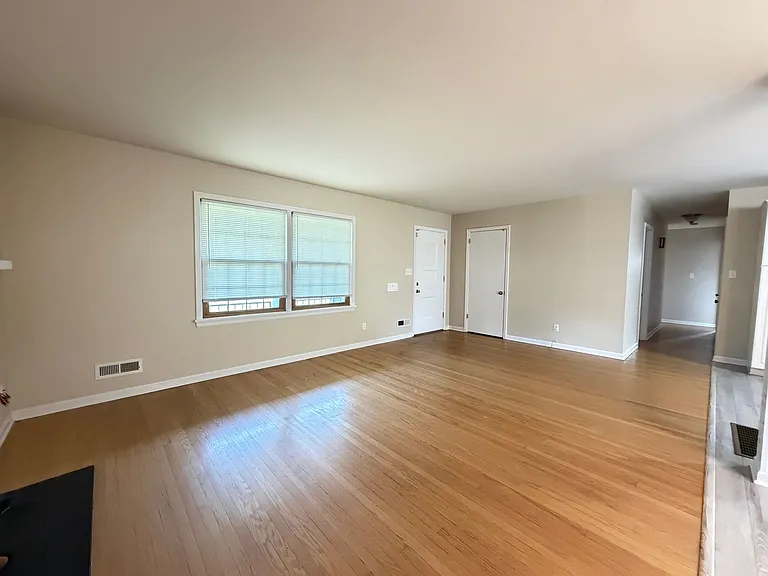 2208 Stephan Ln — Photo 3