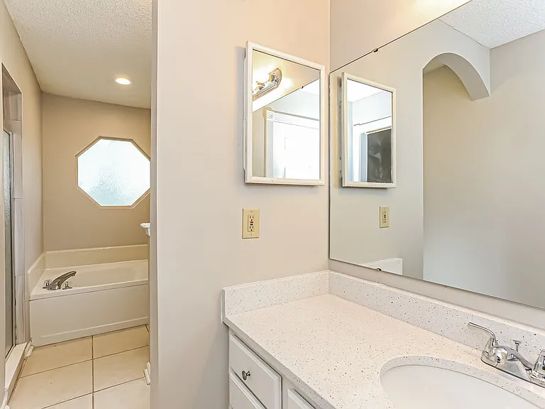 1027 Preakness Ct — Photo 12