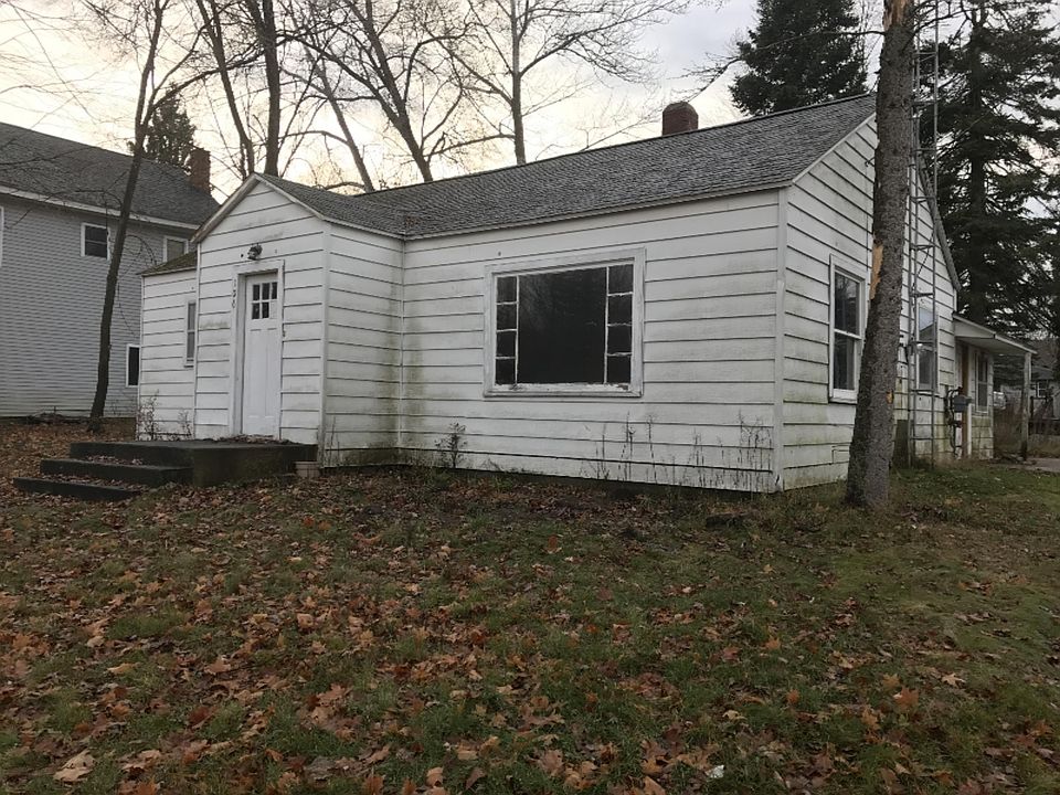 1st image of 106 S Pine St