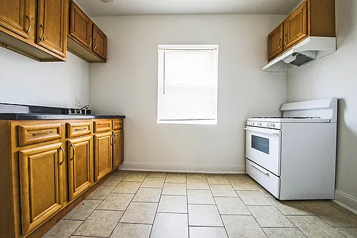 7920-26 S Evans Chicago, IL 60619 Photo 1