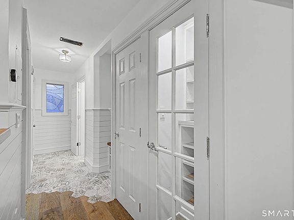 3rd image of 123 Old Belden Hill Road APT 19