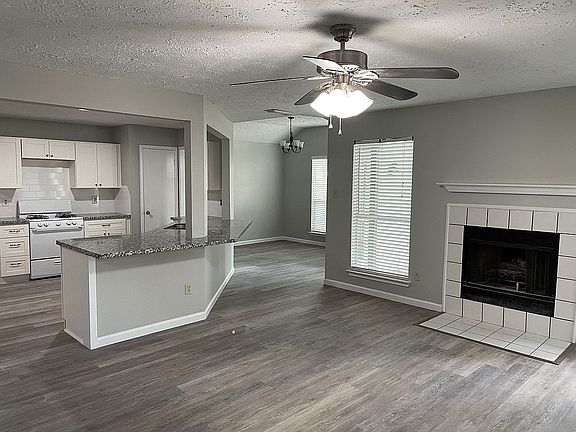 3rd image of 3643 Woodlace Dr