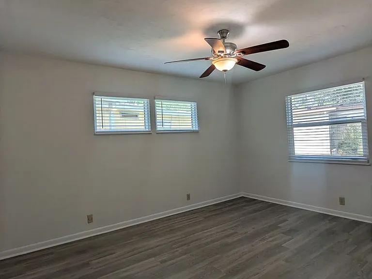 8438 NW 39th Cir — Photo 12