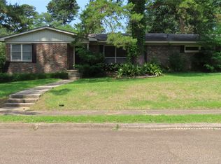 706 6th St NW, Springhill, LA 71075