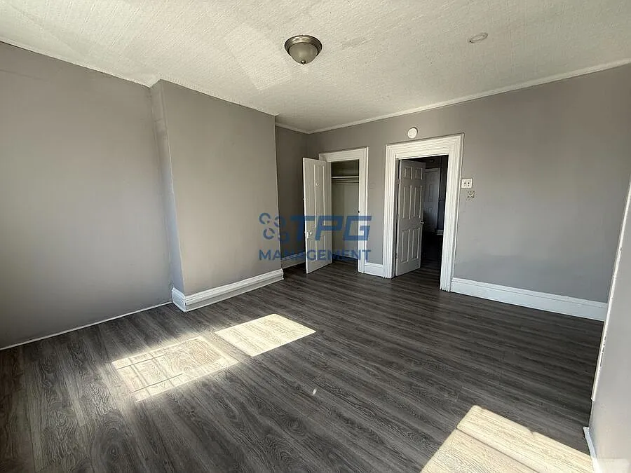 96 Summer Ave #2