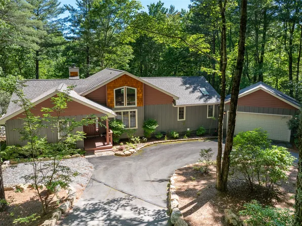 522 Toxaway Court, Lake Toxaway, NC 28747