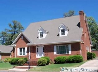 24 Beacon Hill Dr, Jackson, TN 38305