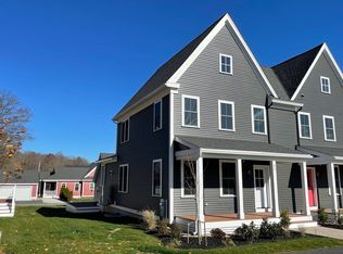 1 Powell St #B, Devens, MA 01434