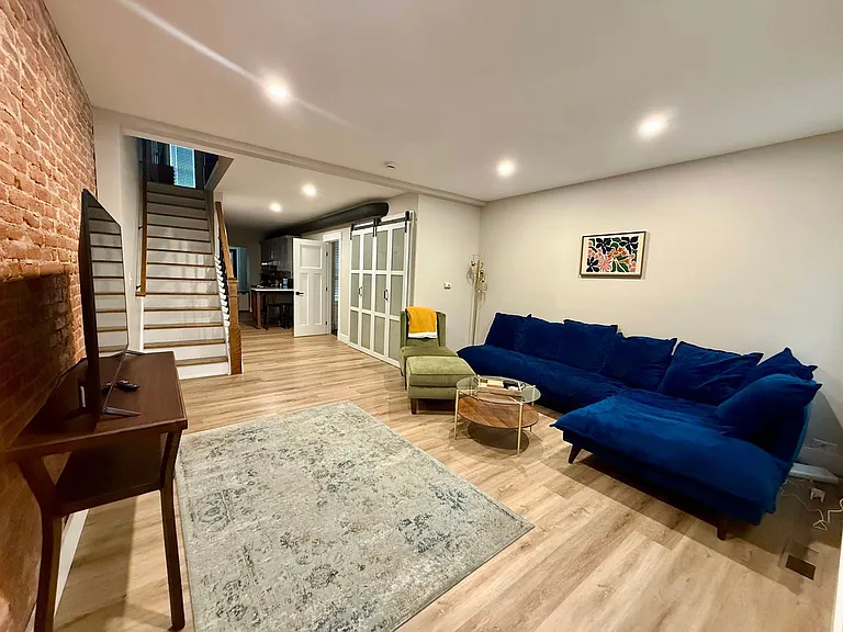 521 Locust St — Photo 5