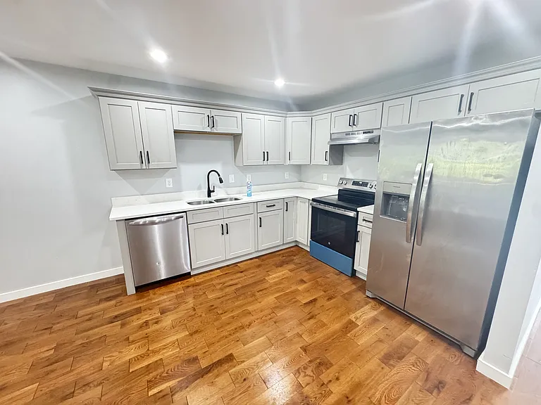 48 Charterhouse Ave — Photo 13