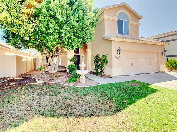 3rd image of 1329 N Palmsprings Dr