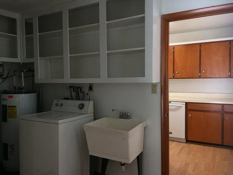 1351 Almond St — Photo 14